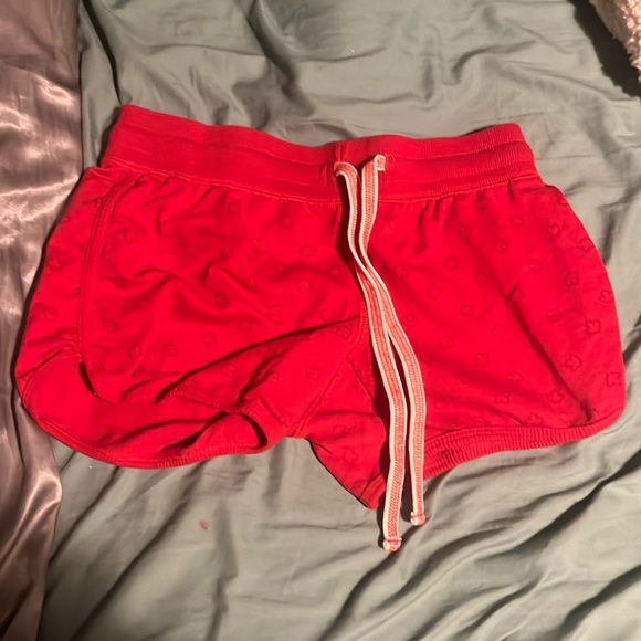 Red Canada shirts - Picture 1 of 2